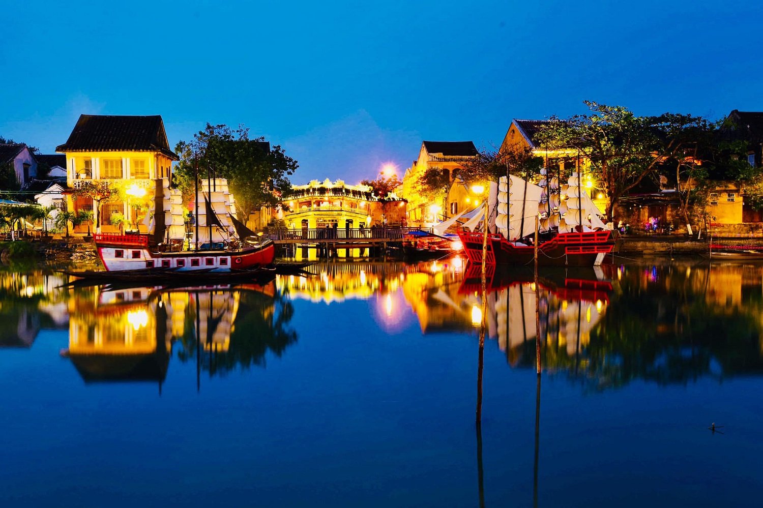 Vì sao du lịch Hội An được Tây khen hết lời trong khi ‘ta’ chê tả tơi?